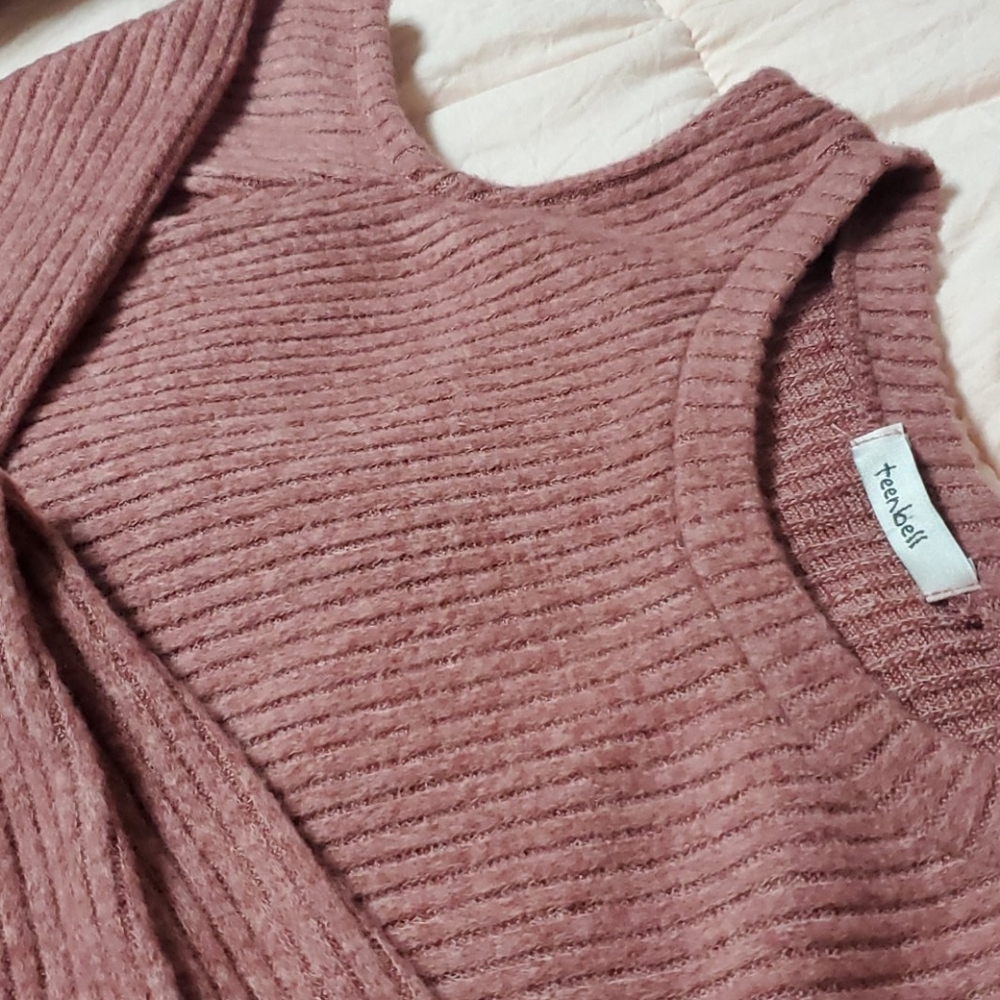 Cut off shoulders dress